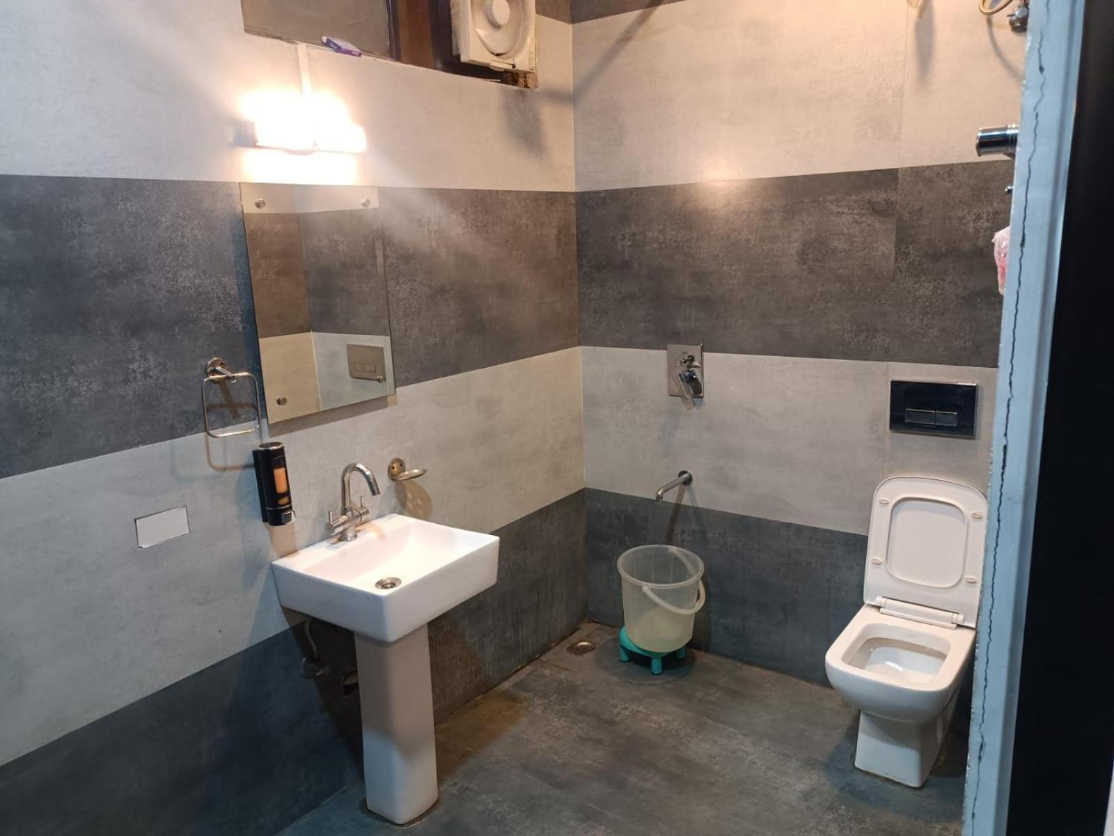 Hotel Kuber Rāi エクステリア 写真